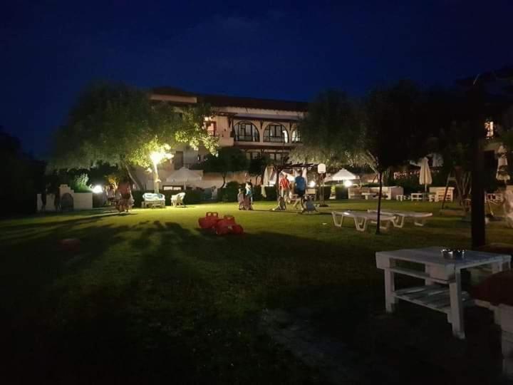 Hotel Papanikolaou Иериссос Экстерьер фото