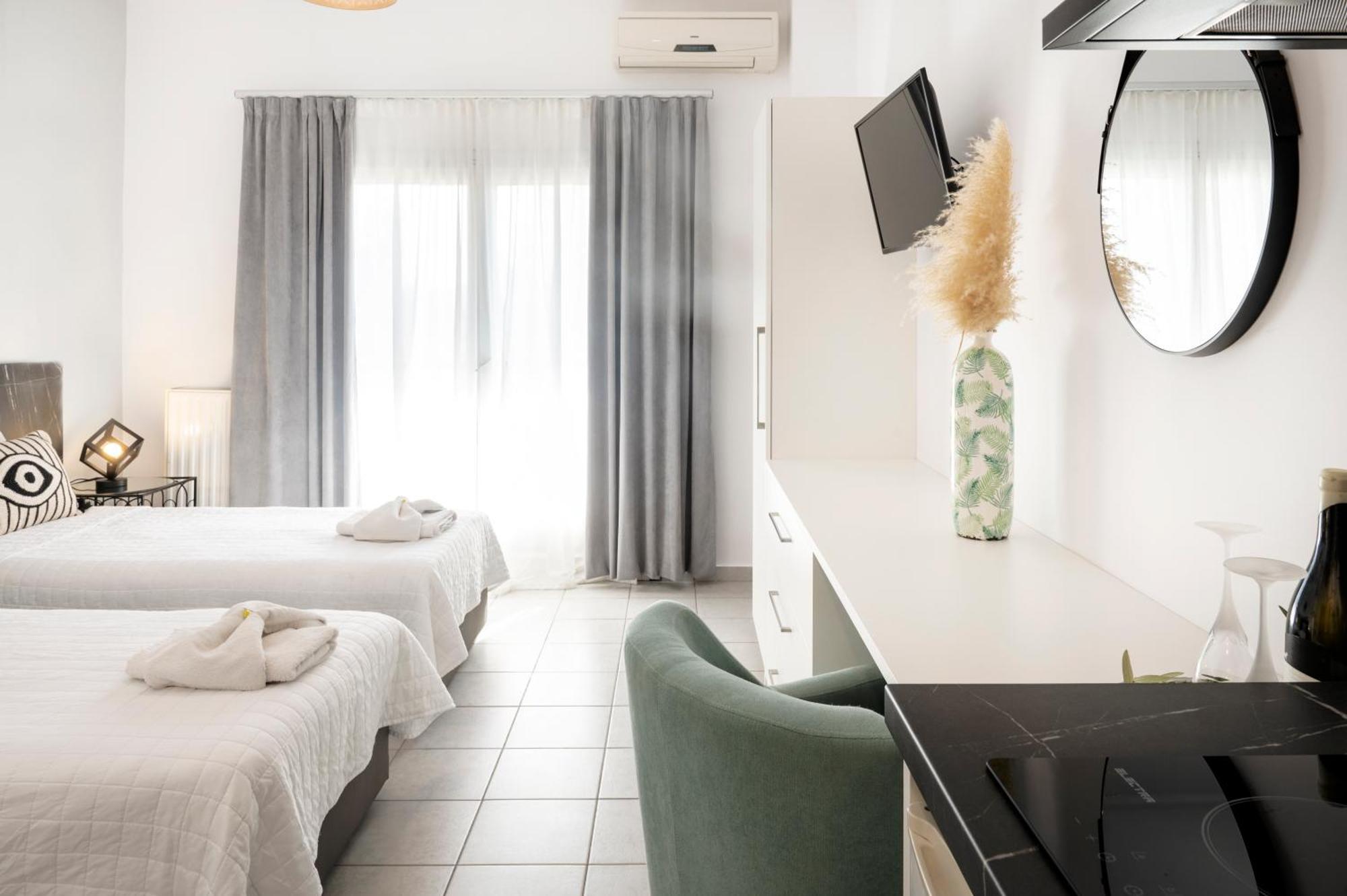 Hotel Papanikolaou Иериссос Экстерьер фото