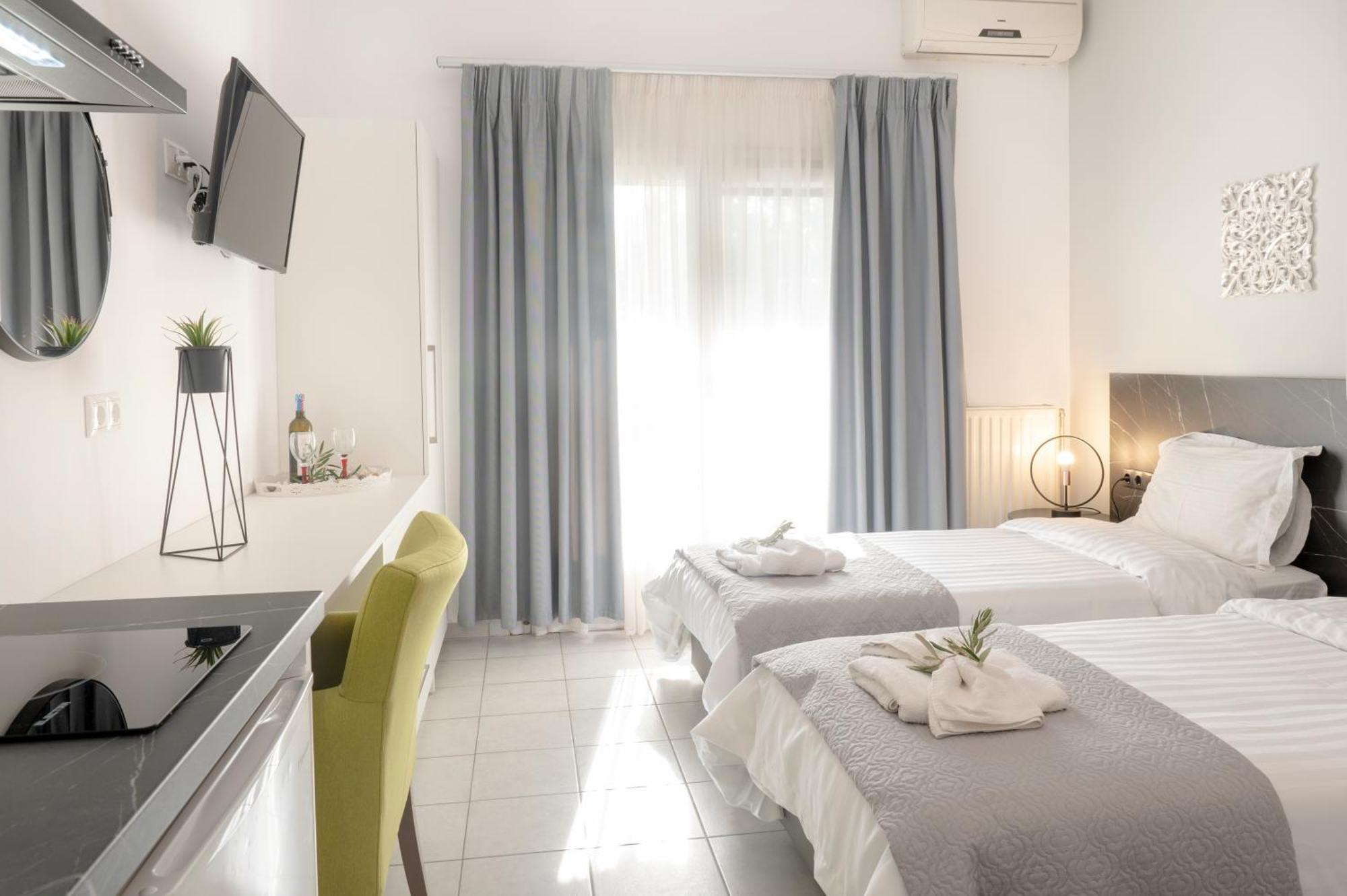 Hotel Papanikolaou Иериссос Экстерьер фото